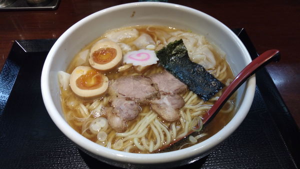 「ワンタンメン」@中華蕎麦 金魚の写真