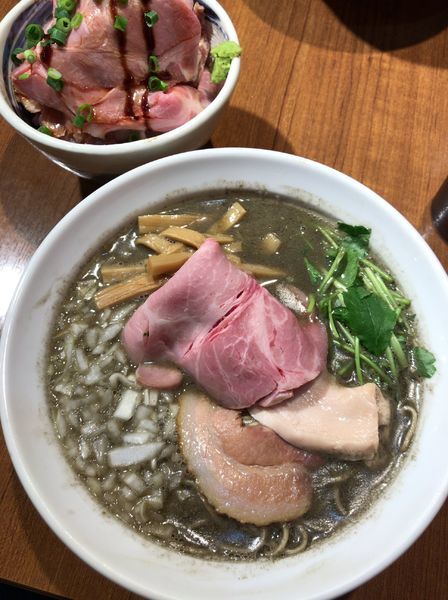 「【限定】特濃イカ煮干しそば800円+チャーシュー丼400円」@寿製麺よしかわ 川越店の写真