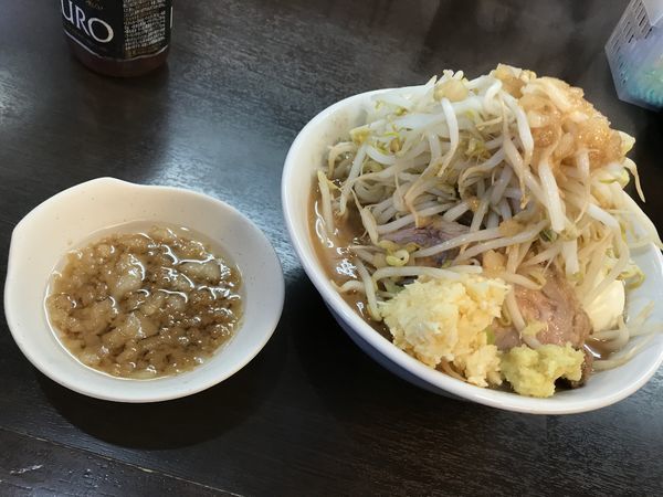 「ラーメン麺半分」@ラーメンどでん 大宮店の写真