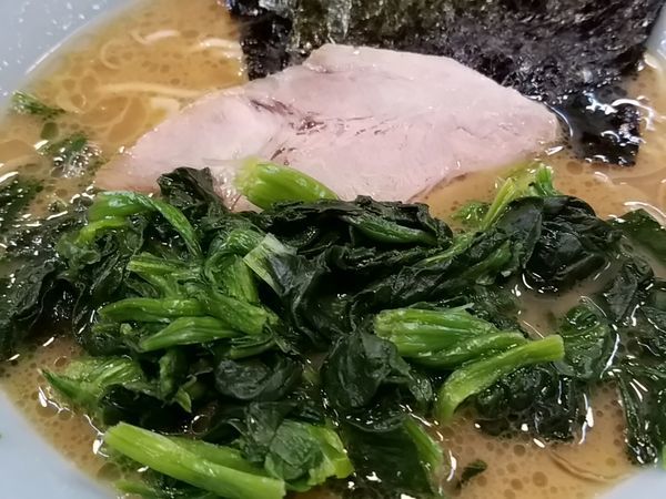 「ほうれん草ラーメン」@横浜家系ラーメン 家家家 本郷店の写真