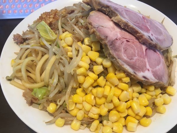 「【限定】味噌ラーメン(野菜2倍、肉付き)1100円」@麺屋 天海の写真