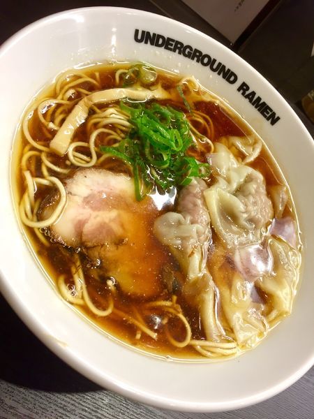 「ワンタン中華そば￥1080」@UNDERGROUND RAMEN 川越仲町の写真