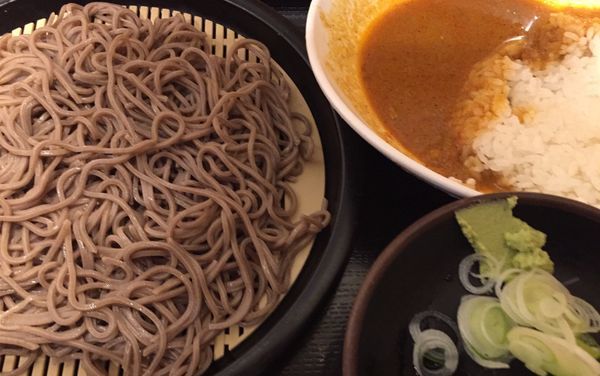 「よもだカレー」@よもだそば 銀座店の写真