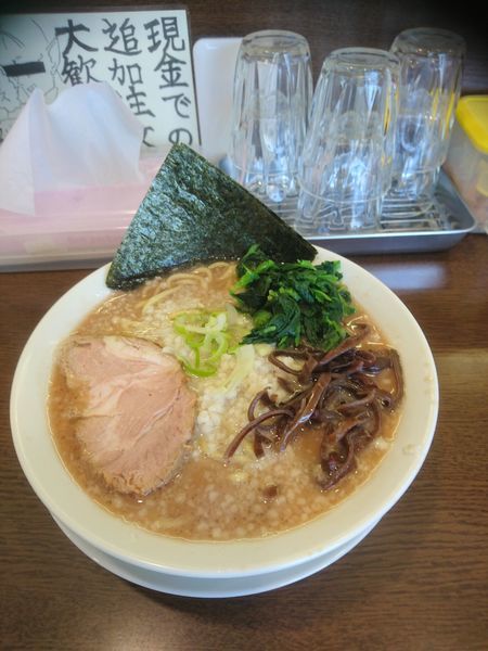 「ラーメン(麺カタ油多め)」@うまいヨ ゆうちゃんラーメンの写真