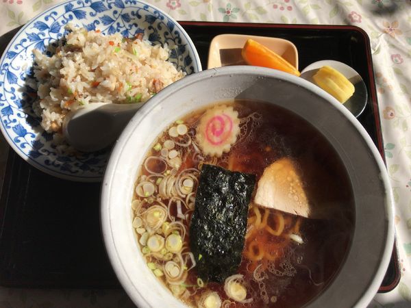 「半ちゃんらーめん（醤油）しろめん800円」@お花食堂の写真