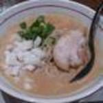 「鷄濃厚ラーメン(900円)」@ラーメン まぜそば えにしの写真