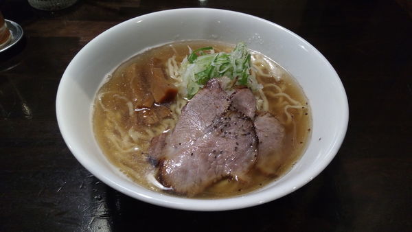 「旨味あふれる煮干しらーめん　限定」@らーめん こてつの写真