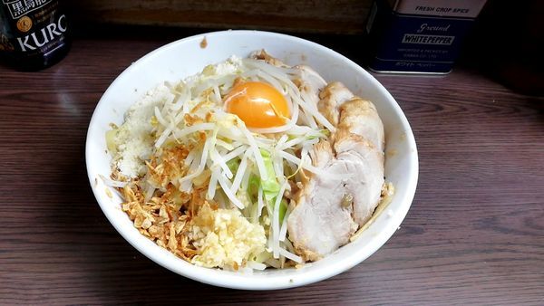 「小ぶた汁なし(粉チーズ・ニンニク)」@ラーメン二郎 横浜関内店の写真