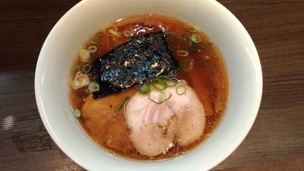 「醤油らぁ麺」@支那そばや 本店の写真