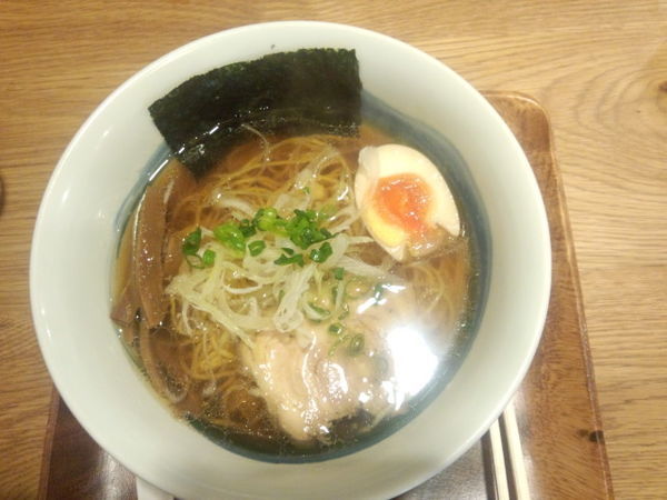 「琥珀のしょうゆ」@らーめん HOMEの写真