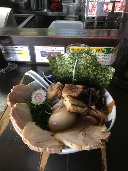 「豚骨醤油特製らーめん(全部乗せ)」@とんこつらーめん 頑々坊子の写真