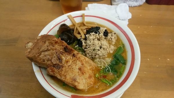 「豚骨 胡麻～ユ　ｃ」@MENYA 食い味の道有楽の写真