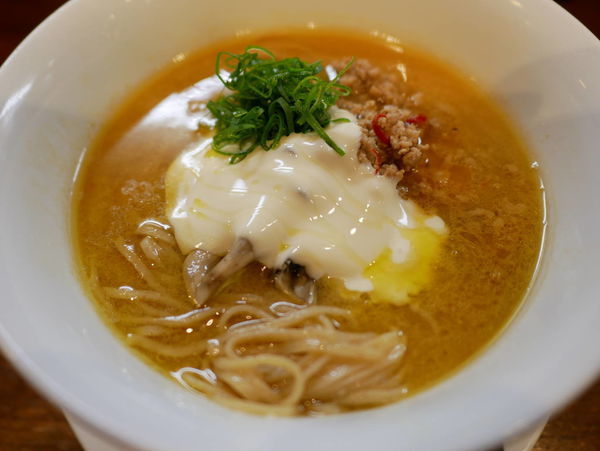 「cheese on 味噌らぁめん」@麺や維新の写真