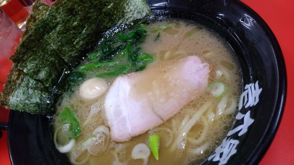 「塩ラーメン全部普通700円半麺」@壱六家 上大岡店の写真