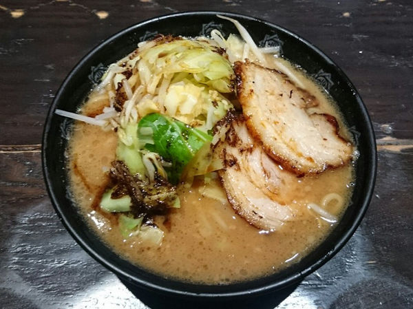「豚郎」@とんこつらーめん俺式 純 東京ラーメンストリート店の写真