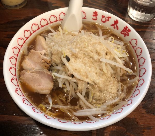 「豪快醤油（麺少な目￥750）」@醤油らーめん きび太郎の写真