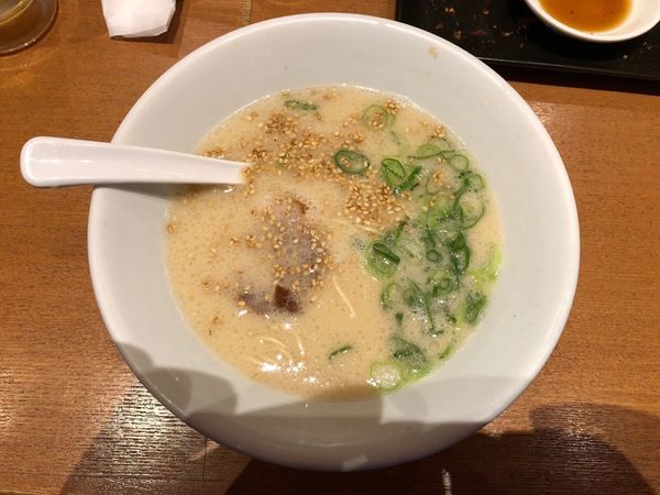 「白丸シンプル+替玉」@博多一風堂 イクスピアリ店の写真