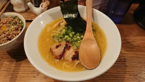 「ラーメンとろり 750円 + 鶏そぼろ丼 260円」@鶏ポタラーメン THANK 大門店の写真