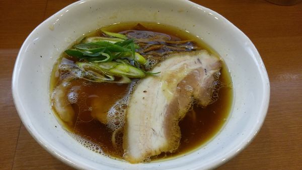 「限定中華そば醤油 鶏豚」@中華そば うえまちの写真