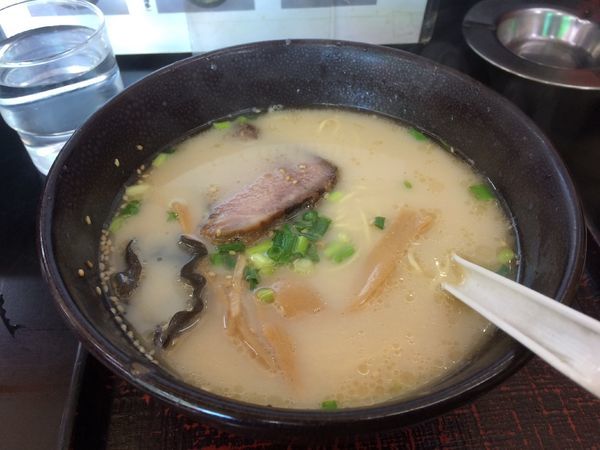 「博多めん」@らーめんショップ 夢やの写真