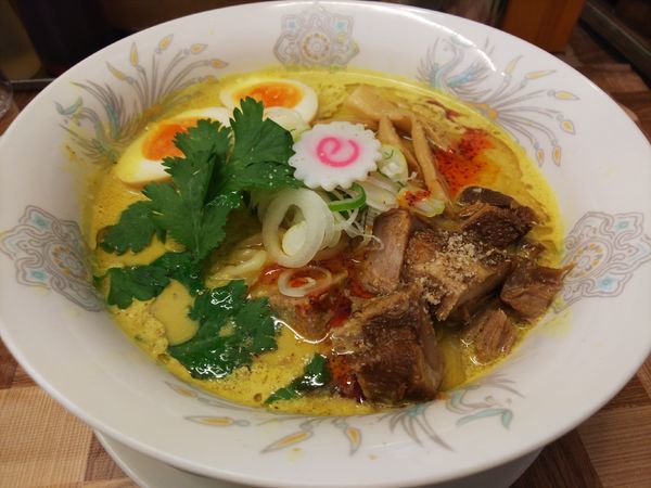 「カレーラーメン(期間限定）800円」@ラーメン餃子 なか屋の写真