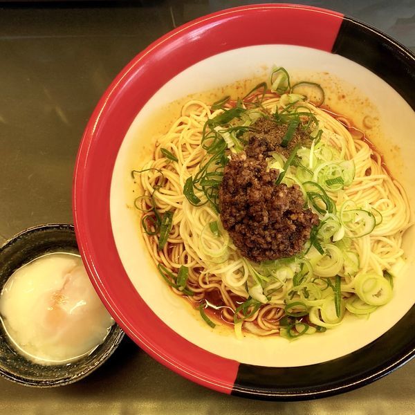 「汁なし担々麺 大盛 温玉付 (780円)」@すずらん亭の写真