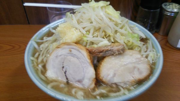 「大ラーメン カタメ 油少なめ ヤサイ ニンニク」@ラーメン二郎 亀戸店の写真