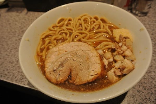 「ラーメン　800円　野菜抜き　ニンニク　脂」@ラーメン宮郎の写真