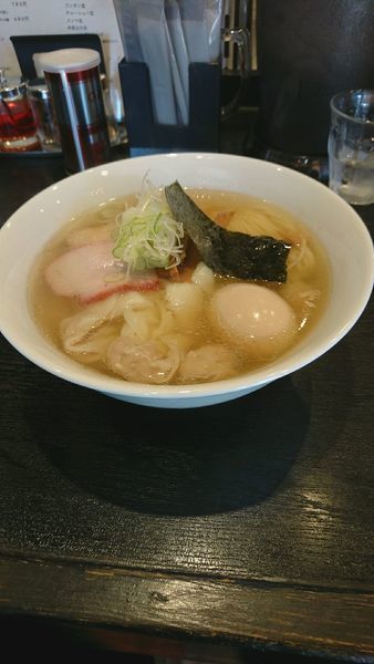 「塩ワンタン麺 味玉入り」@支那ソバ 小むろの写真