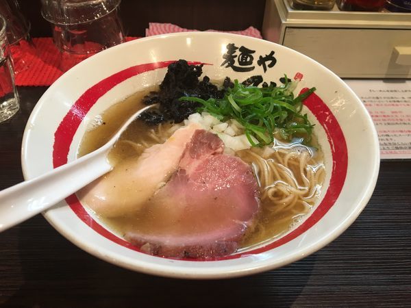 「焙煎煮干しとウルメ節のそば」@麺や でこの写真