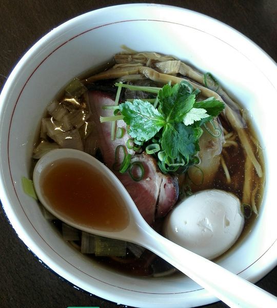 「地鶏中華そば」@麺や 虎徹の写真