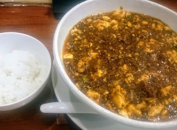 「麻婆麺（倍辛）＋ライス（無料）」@SHIBIRE NOODLES 蝋燭屋の写真