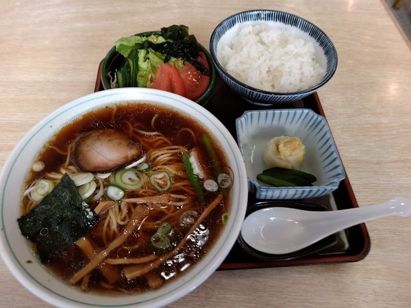 「らーめんセット(並盛)780円」@すかや 鶴見支店の写真