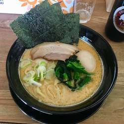 醤油豚骨 710円 + 味玉 100円