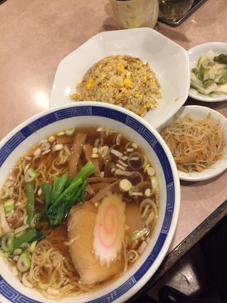 「ラーメン＋半チャーハン　750円」@中華 大興の写真
