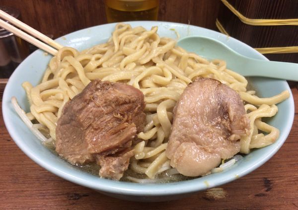 「小ラーメン¥700+ヤサイマシ」@ラーメン二郎 池袋東口店の写真