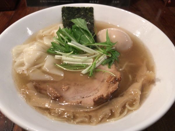 「味玉塩そば830円+ワンタン130円」@武麗舞の写真