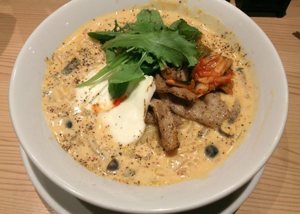 「【限定】モッツアレラ豚キムチ豆乳らーめん　800円」@鯛塩そば灯花 本店の写真