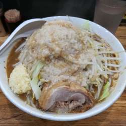 ラーメン中　野菜　脂　780円
