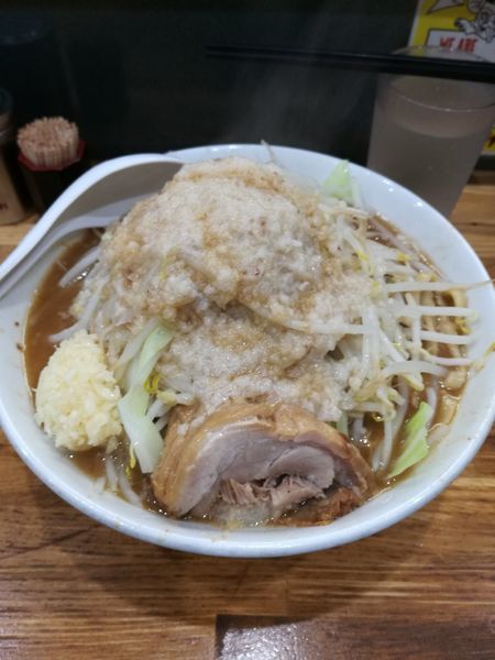 「ラーメン中　野菜　脂　780円」@デカ盛り戦隊 豚レンジャーの写真