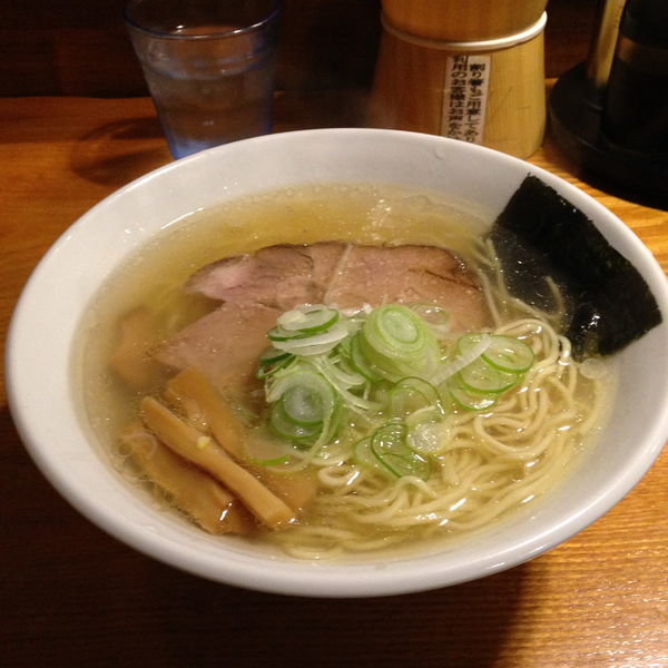 「塩らあめん(大盛) ¥630」@上州地鶏ラーメン 翔鶴の写真