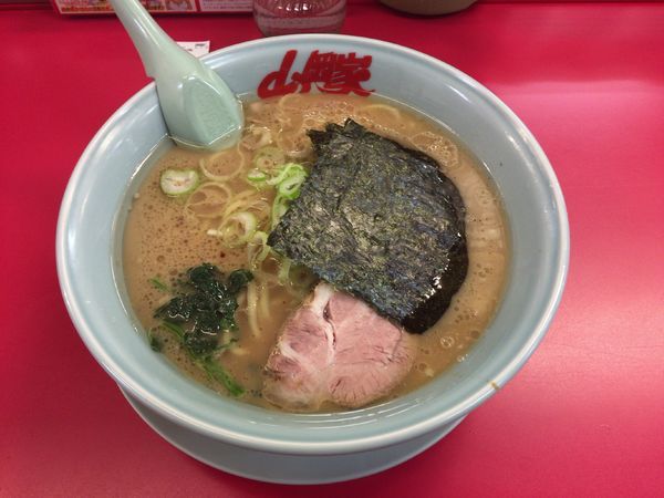 「醤油ラーメン 中盛」@ラーメン山岡家 東金店の写真