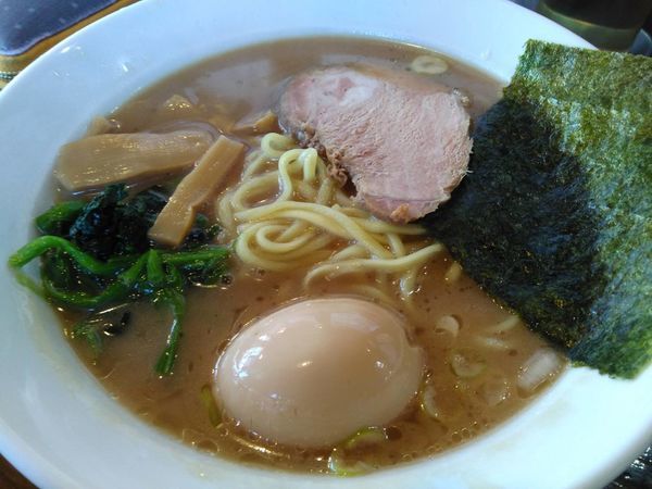 「味玉らーめん」@横浜家系らーめん 福の家の写真