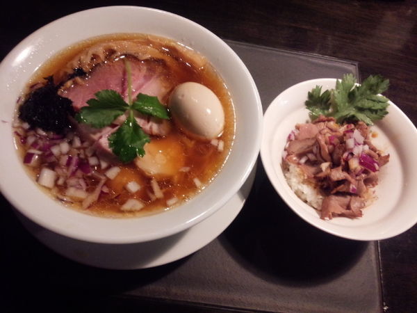 「特製淡麗煮干しらぁめん・【限定】ローストビーフ丼」@KaneKitchen Noodlesの写真