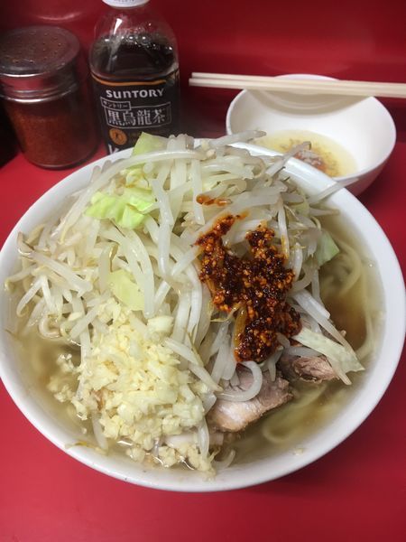 「小ラーメン  玉子  ヤサイ➕ニンニク➕ラー油」@ラーメン二郎 千住大橋駅前店の写真