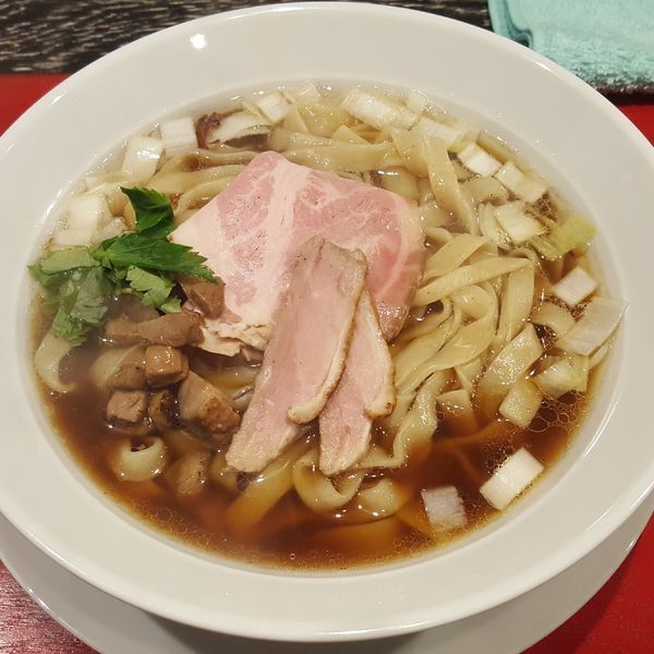 「鴨だし醤油らーめん 大盛 ￥880」@鴨だしらーめん 鴨福の写真