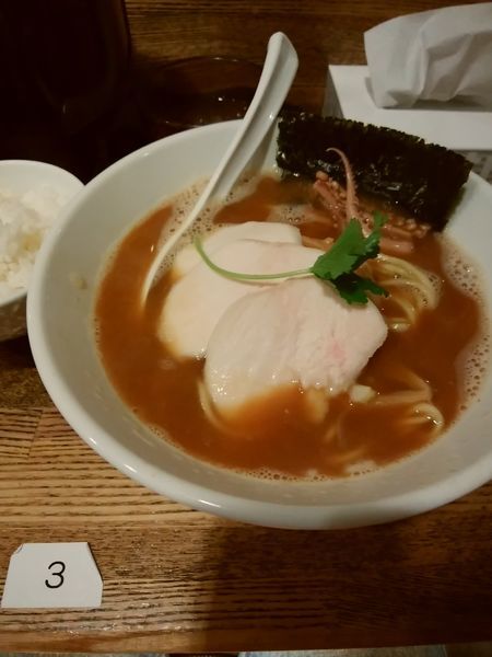 「烏賊干し鶏白湯醤油そば ・ライス」@新橋 纏の写真
