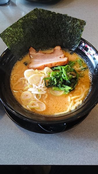 「醤油豚骨710＋らいす150」@麺屋 匠の写真