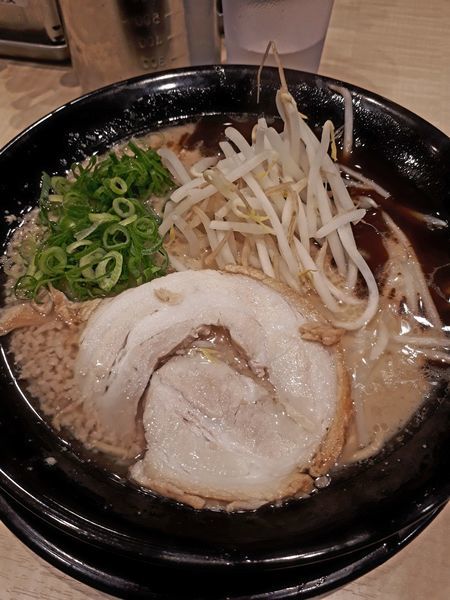 「豚骨ブラック650円」@替玉千里眼 志木店の写真