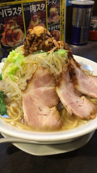 「肉スタ大盛り 野菜増し」@ガツ盛りラーメン バンブル 西浦和店の写真